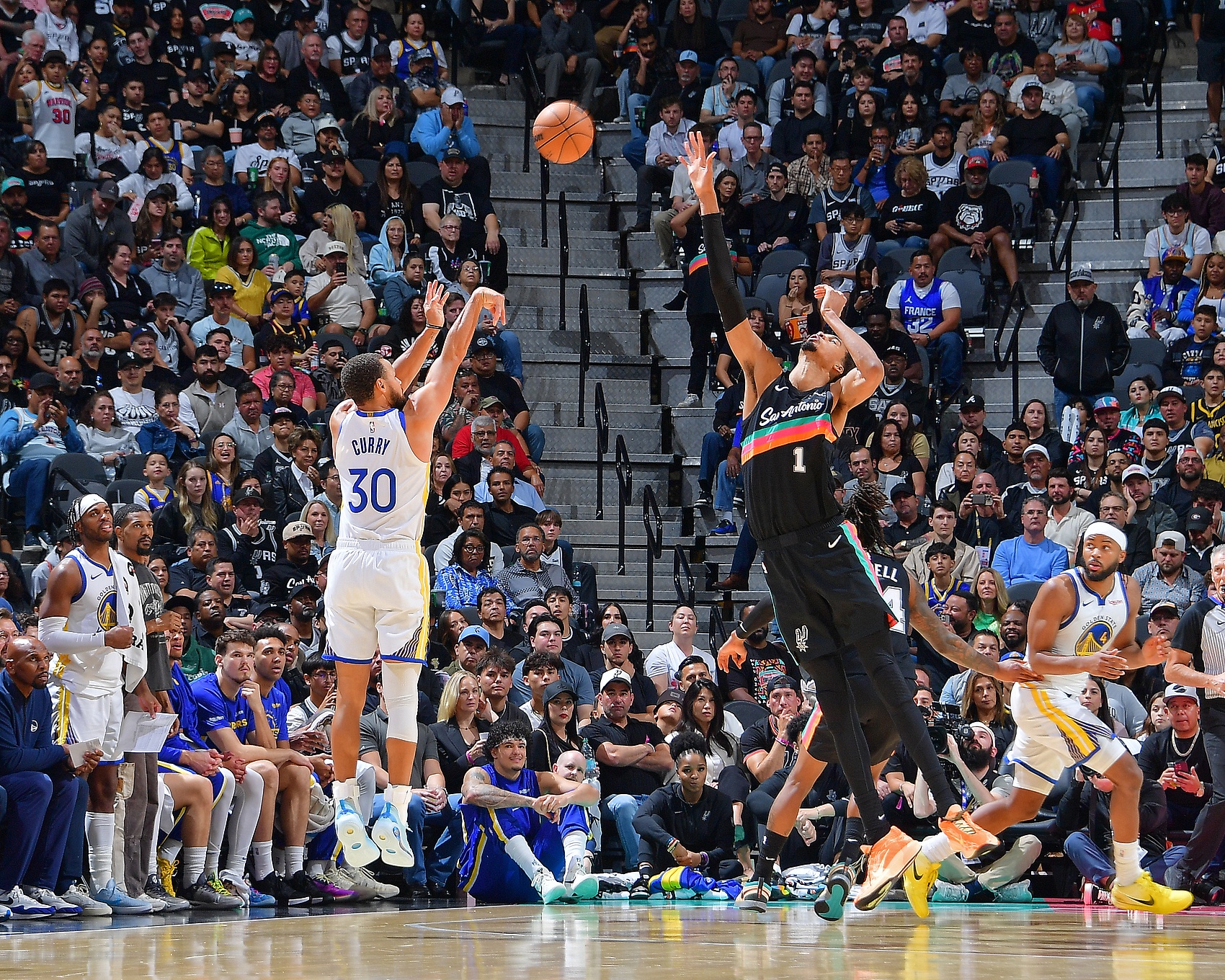 世界杯高清观看-雷吉·米勒：看文班打球是必须要有的体验 就和看乔丹&amp;库里一样